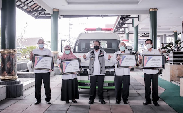 Tingkatkan Pelayanan Kesehatan, 5 Ambulance untuk Rumah Sakit Daerah di Jember